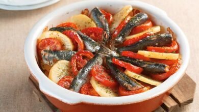 Sardinha ao Forno com batata e tomate que e uma - Sardinha ao Forno com batata e tomate que é uma delicia