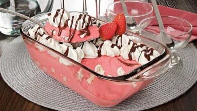 Mousse de morango com suspiro