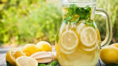 Os 20 benefícios do suco de limão para saúde