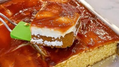 Receita de bolo de fubá fofinho com uma coberturinha sensacional