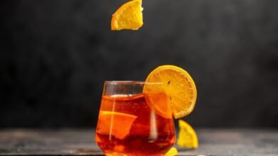 O Cosmopolitan Drink que aprendi com meu pai é a receita clássica que não pode faltar