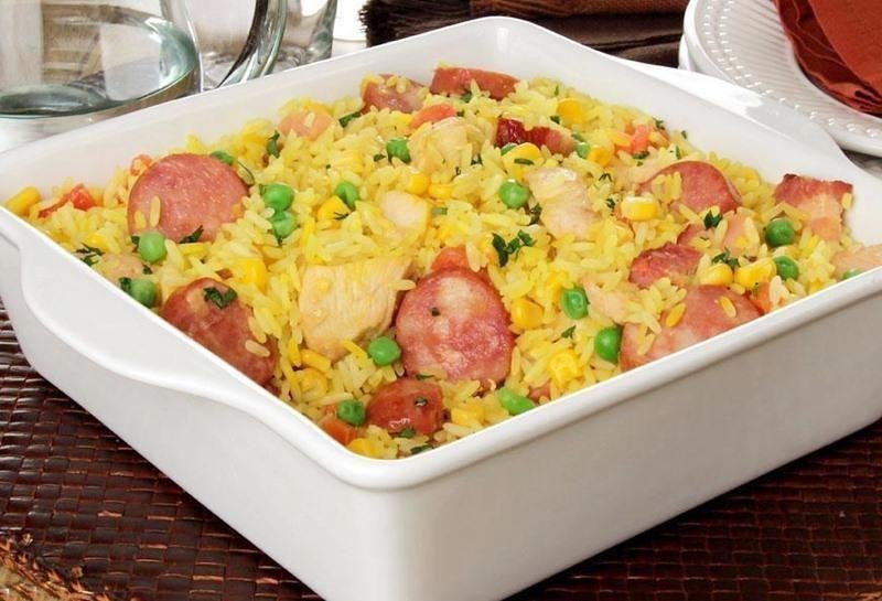 arroz caipira com frango, calabresa e legumes s