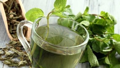 Receita de chá de ervas ricas em vitamina C (como fazer e dicas)