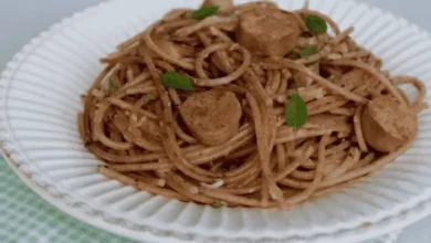 Macarrão Integral à Carbonara com Linguiça Super Saboroso Faça Hoje